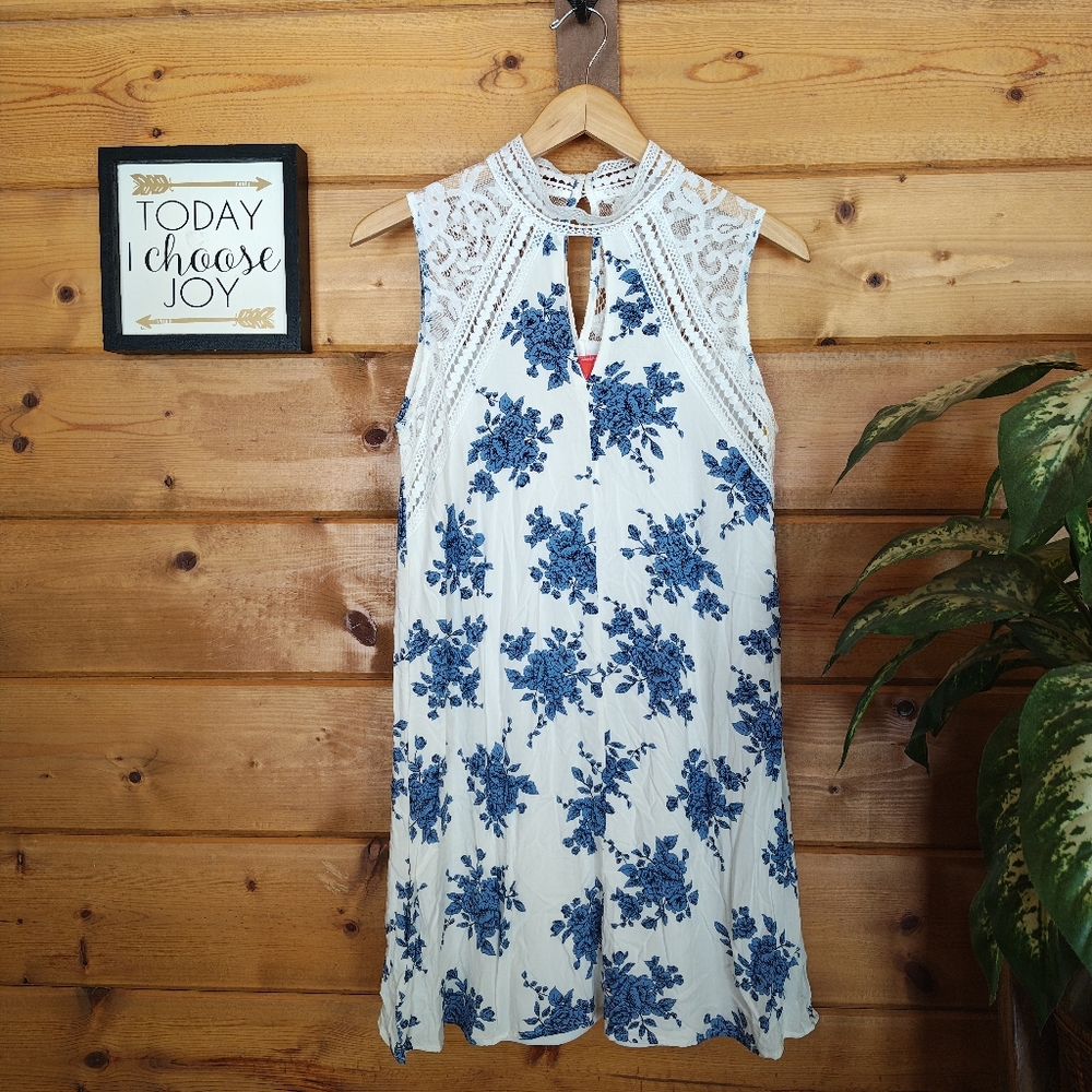 Chelsea & Violet Blue Floral White Lace Crochet Keyhole Shift Swing Dress Sz Med